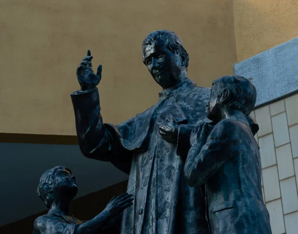 Кальяри Сардиния Италия Августа 2020 Года Бронзовая Статуя Дона Боско — стоковое фото