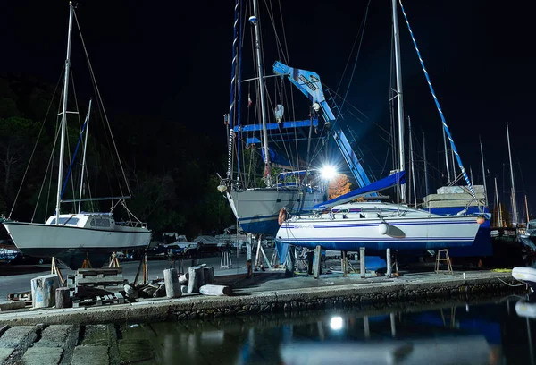 Cagliari Sardinya Talya Ağustos 2020 Tekne Gece Yarısı Rıhtımdaki Ağır — Stok fotoğraf