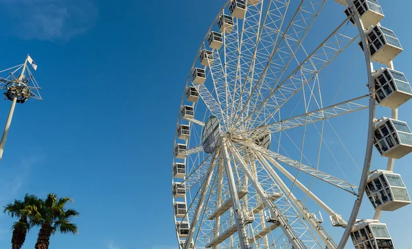 Carnival Ferris Wheel Clean Skies Empty Space Blue Sky Clouds — Stock Photo, Image