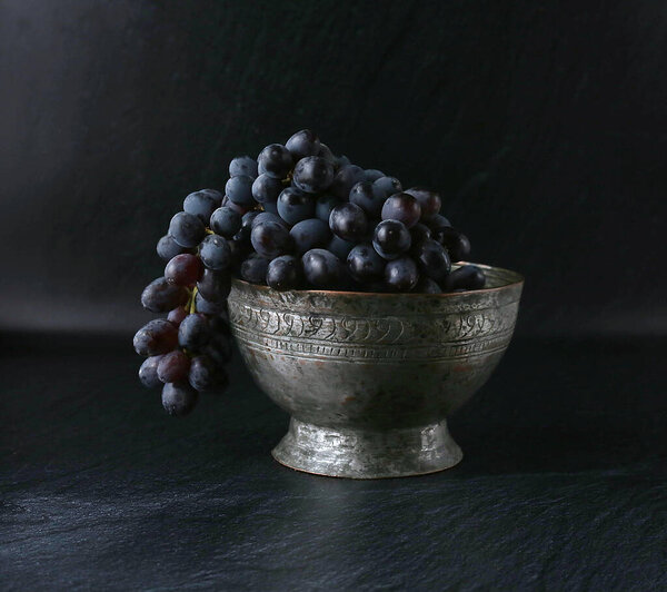 Натюрморт с красной смородиной