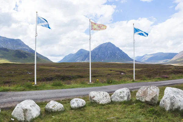 Saltire Eller Flagga Skottland Med Stob Dearg Och Buachaille Etive — Stockfoto