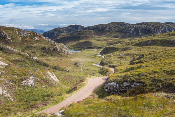 Een enkelsporige weg ten noorden van Schotland — Stockfoto