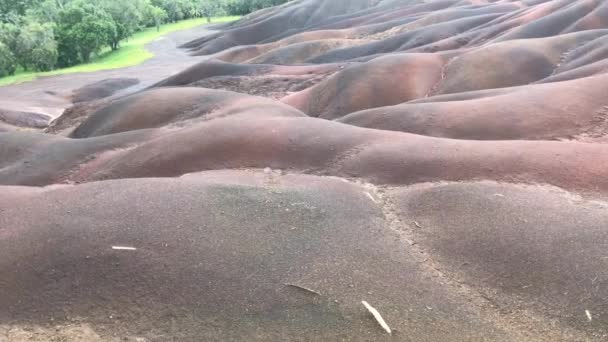 Insel Mauritius. Die farbigen Länder Chamarels. — Stockvideo