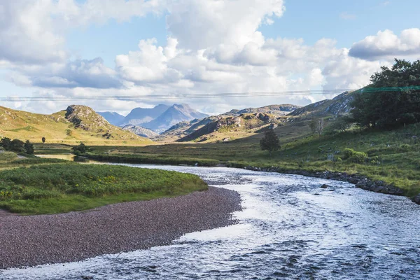 Skoçya Assynt Gölü Nde Ağaçlar Yüksek Kalite Fotoğraf — Stok fotoğraf