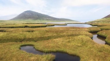 Harris, Outer Hebrides, İskoçya 'nın batısındaki Northton Taobh Tuath Adası' ndaki gelgit körfezleri.