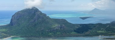 Le Morne Brabant yarımadasının havadan görünüşü. Mauritius manzarası. Yüksek kalite fotoğraf