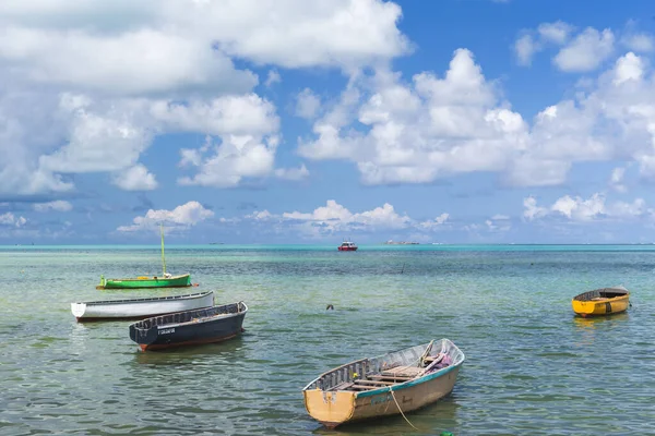 Vista sul mare con barche, Mahebourg, Mauritius — Foto Stock