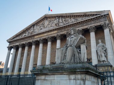 Paris, Fransa - 04 Aralık 2016: Paris 'teki Palais Bourbon' un Düşük Görüş Alanı.