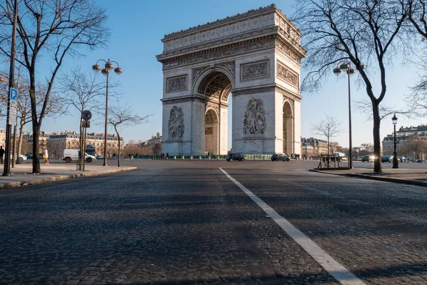 パリの凱旋門と交通の眺め — ストック写真