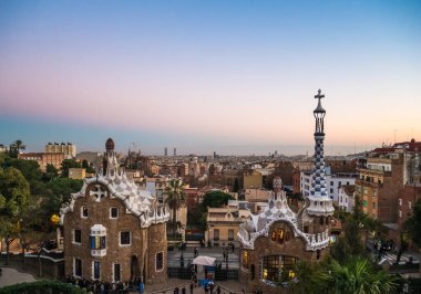 Barcelona 'daki Park Guell' den şehrin manzarası.