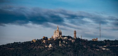 Tibidabo 'nun Barcelona' daki panoramik görüntüsü.