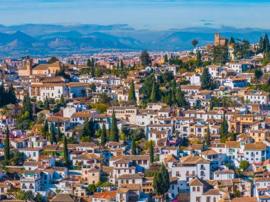 Granada şehrinin panoramik görüntüsü.