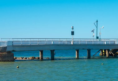 Ria Formosa 'da deniz üstü köprü..