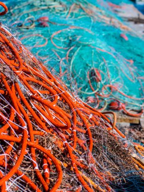 İskelede bir balık ağı manzarası.