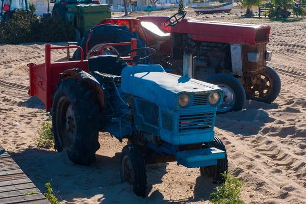Old Tractors Standing Beach — Stock Photo, Image