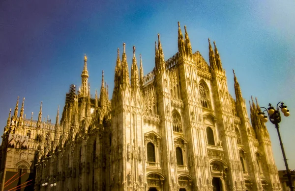 Milano Katedrali Vista de la Katedral