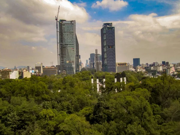 Chapultepec Kalesi 'nden Mexico City' nin panoramik manzarası.