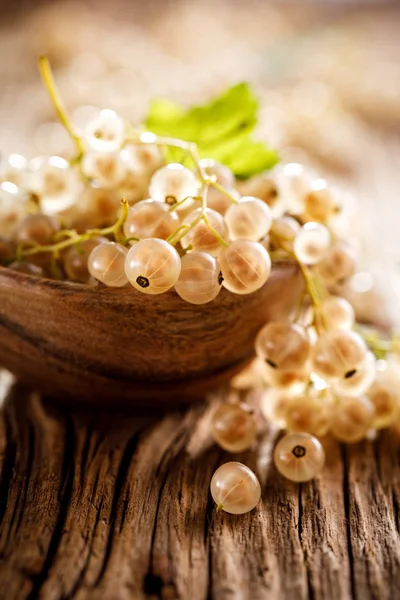 Fresh White Currant Wooden Bowl Wooden Table Close — Stock Photo, Image