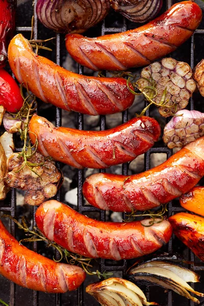 Salsichas Grelhadas Com Legumes Churrasco — Fotografia de Stock