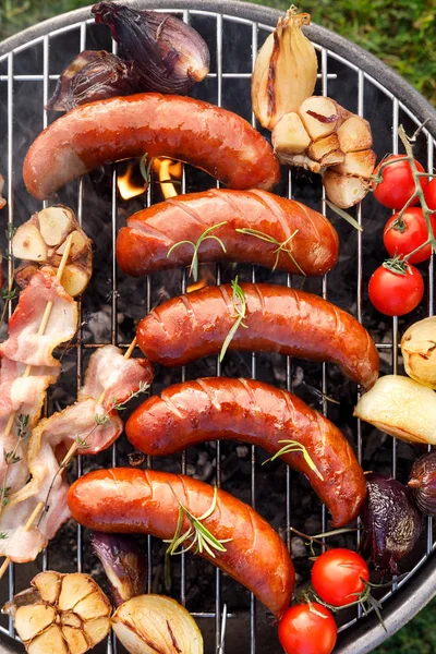 Salsicce Alla Griglia Con Verdure Barbecue — Foto Stock