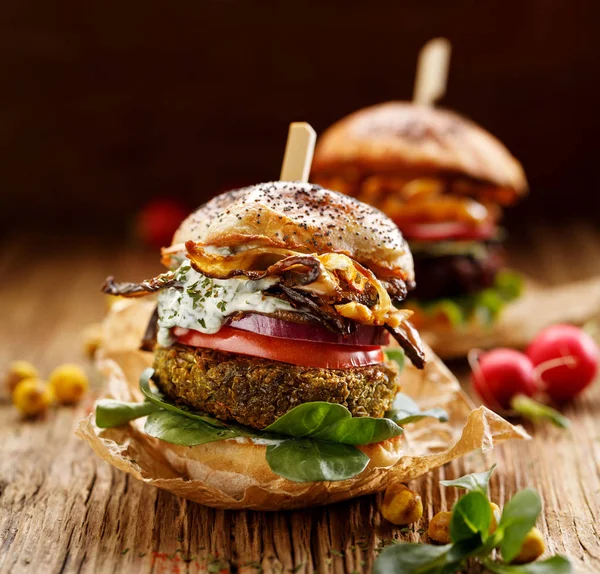 Vegetarian Burgers Homemade Burger Green Peas Cutlet Grilled Mushrooms Tomato — Stok fotoğraf