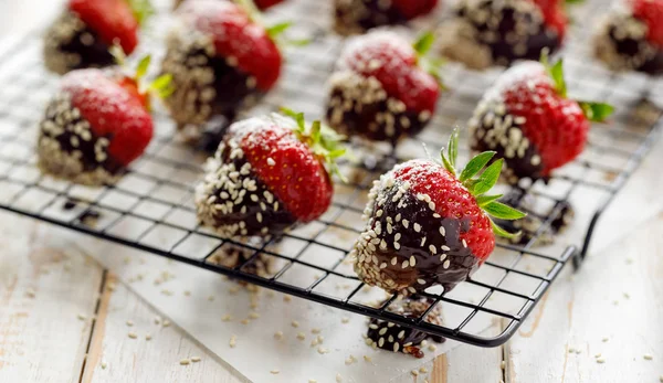 Fraises Dans Chocolat Gros Plan — Photo