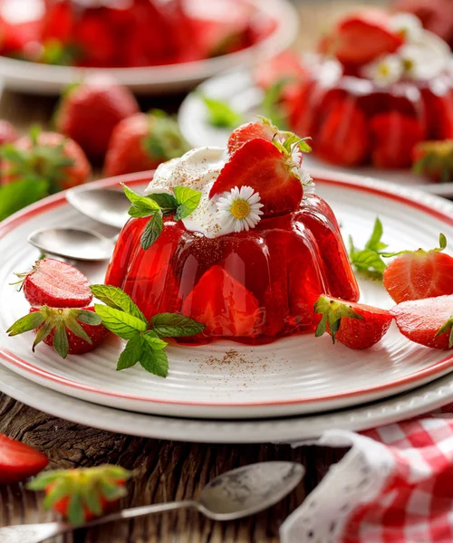 Strawberry Jelly Addition Halfs Fresh Strawberries Mint Leaves Cream Cheese — Fotografie, imagine de stoc