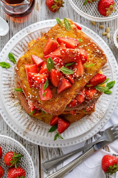Strawberry Toasts Breakfast — Stock Photo, Image