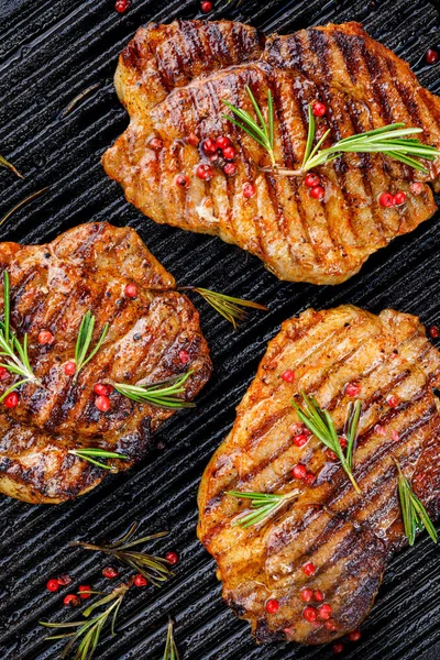 Grillad Fläskstek Fläsknacke Med Tillsats Örter Och Kryddor Grill Plattan — Stockfoto