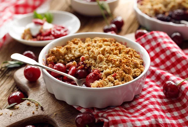 Cherry Crumble Baking Dish Wooden Table Close — Stock Photo, Image