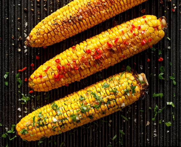 Grilled Corn Cob Butter Herbs Salt Aromatic Spices Grill Plate — Stock Photo, Image