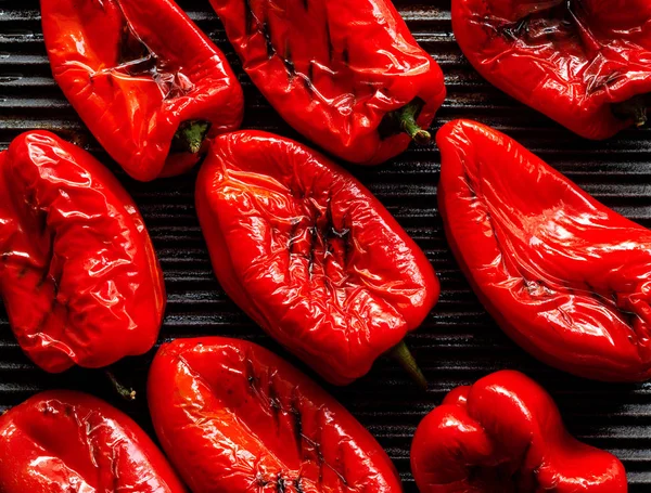 Grillad Röd Paprika Grilltallrik Närbild Topputsikt Vegetarisk Ekologisk Mat — Stockfoto