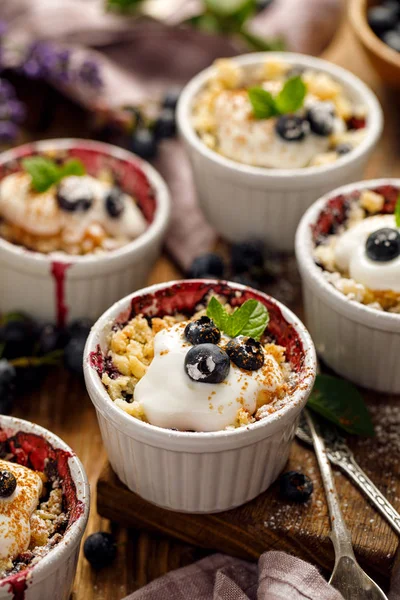 Blueberry Crumble Stewed Bilberries Topped Crumble Flour Butter Sugar Addition — Stock Photo, Image