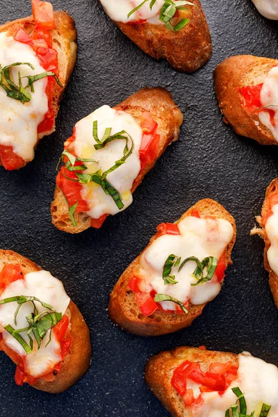 Crostini Toasts Grilled Baguette Slices Dwith Tomatoes Mozzarella Cheese Fresh — Stock Photo, Image