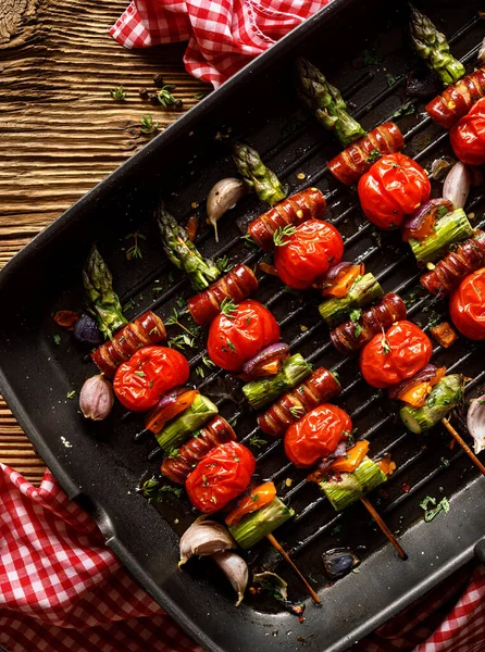 Grilled Skewers Green Asparagus Cherry Tomatoes Sausage Addition Herbs Grill — Stock Photo, Image