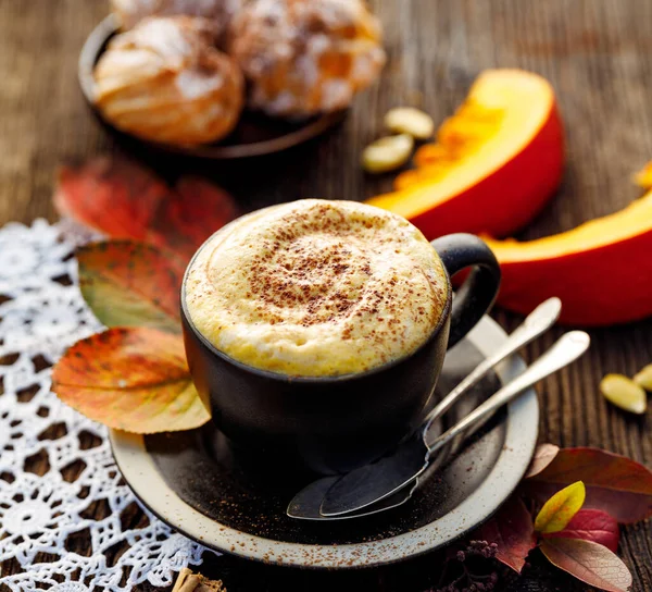 Pumpa Krydda Latte Kaffe Med Tillsats Pumpa Puré Och Aromatiska — Stockfoto