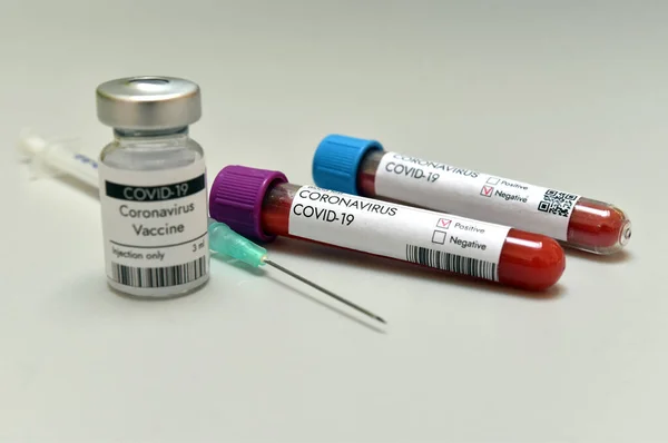 Coronavirus Covid Infectó Muestra Análisis Sangre Resultados Positivos Tubo Investigación —  Fotos de Stock