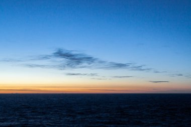 KARA SEA RUSSIA - 2014 EKİM 04. Kuzey Kutbu 'ndaki Kara Denizi' nde gün batımı.