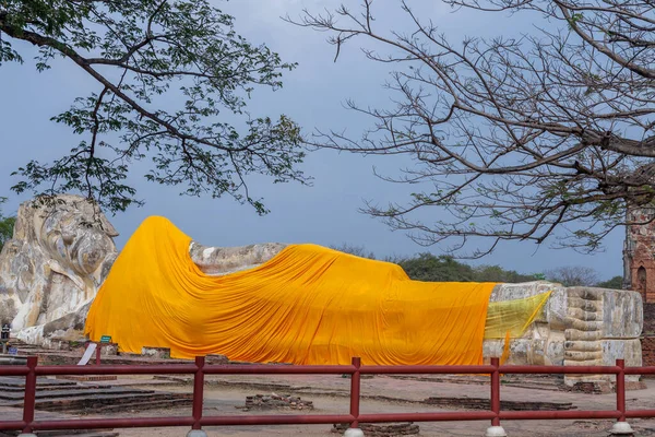 Αγιούτθαγια Ταϊλάνδη 2015 Φεβρουάριος Ολόκληρο Άγαλμα Του Βούδα Στο Ναό — Φωτογραφία Αρχείου