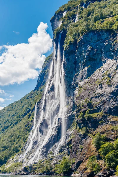 Geiranger Noruega 2016 Junho Seven Sisters Waterfall Geirangerfjord Noruega Consiste — Fotografia de Stock