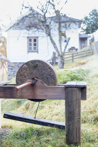 Eiksund Norsko 201602 Staré Vybavení Pro Broušení Nožů — Stock fotografie