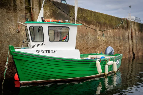 Gardenstown Scotland Outubro 2016 Barco Pesca Verde Porto Gardenstown — Fotografia de Stock