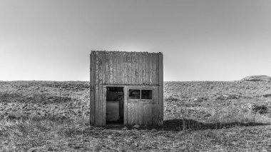 GISKE, NORway - 2017 Nisan 28. Giske Kilisesi Norveç 'in daha fazla og Romsdal ilçesindeki Norveç Kilisesi' nin 12. yüzyıldan kalma mermer bir kilisesidir..