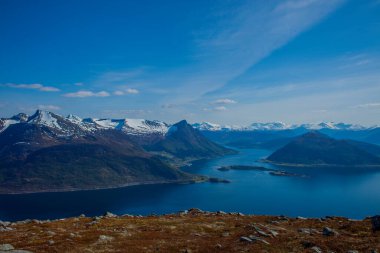 HJORUNGFJORD, NORway. Norveç 'in fiyortları ve dağları.