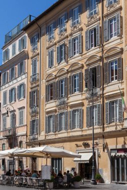 Roma, İtalya - 2014 AĞUSTOS 17. Roma 'da sokak hayatı.