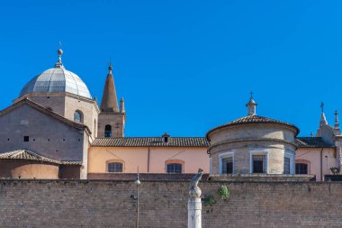 Roma, İtalya - 2014 AĞUSTOS 17. Roma şehrindeki birçok kiliseden biri..