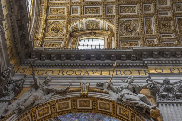Rome Italien 2014 Augusti Inne Peterskyrkan Med Vacker Konst Väggen — Stockfoto