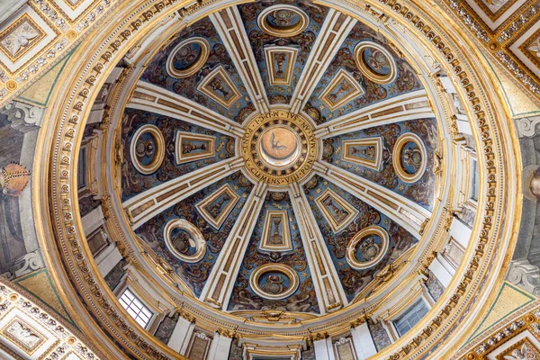 Rome Italien 2014 August Peterskyrkan Kupol Inomhus Vatikanstaten — Stockfoto