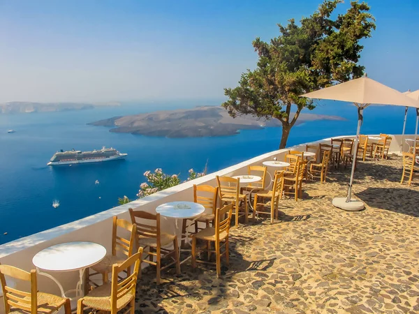 Santorini Greece 2013 August 可俯瞰希腊圣托里尼海的餐馆 — 图库照片