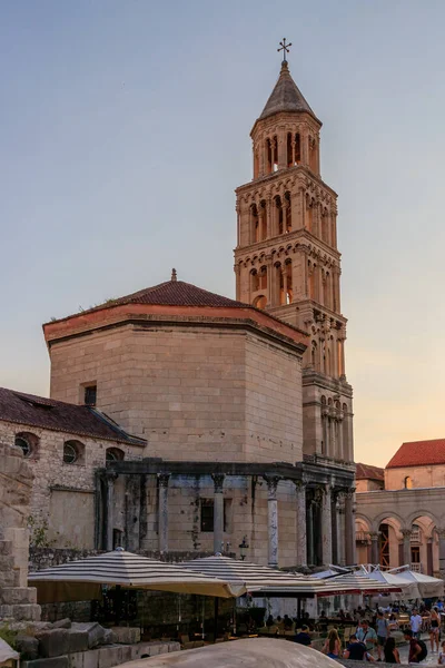 Split Croazia 2017 Agosto Vista Ravvicinata Del Campanile Della Cattedrale — Foto Stock